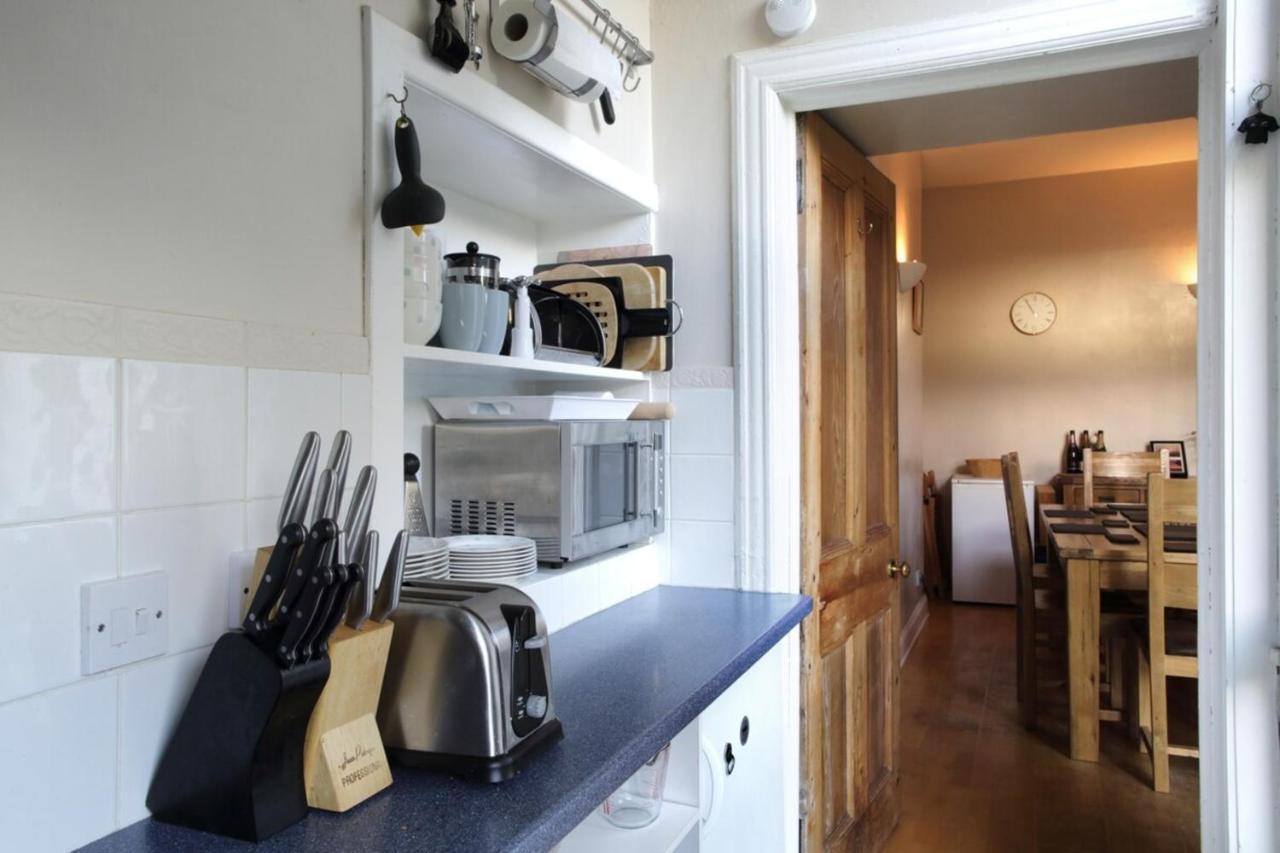 Central And Spacious 2 Bedroom Flat With Garden Edinburgh Exterior photo